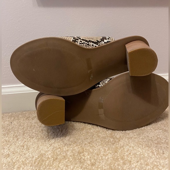 Snakeskin Print Slide on Heels - Barely Worn - Picture 4 of 5